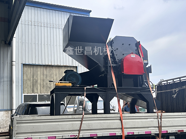 800型破碎機發往河南濮陽